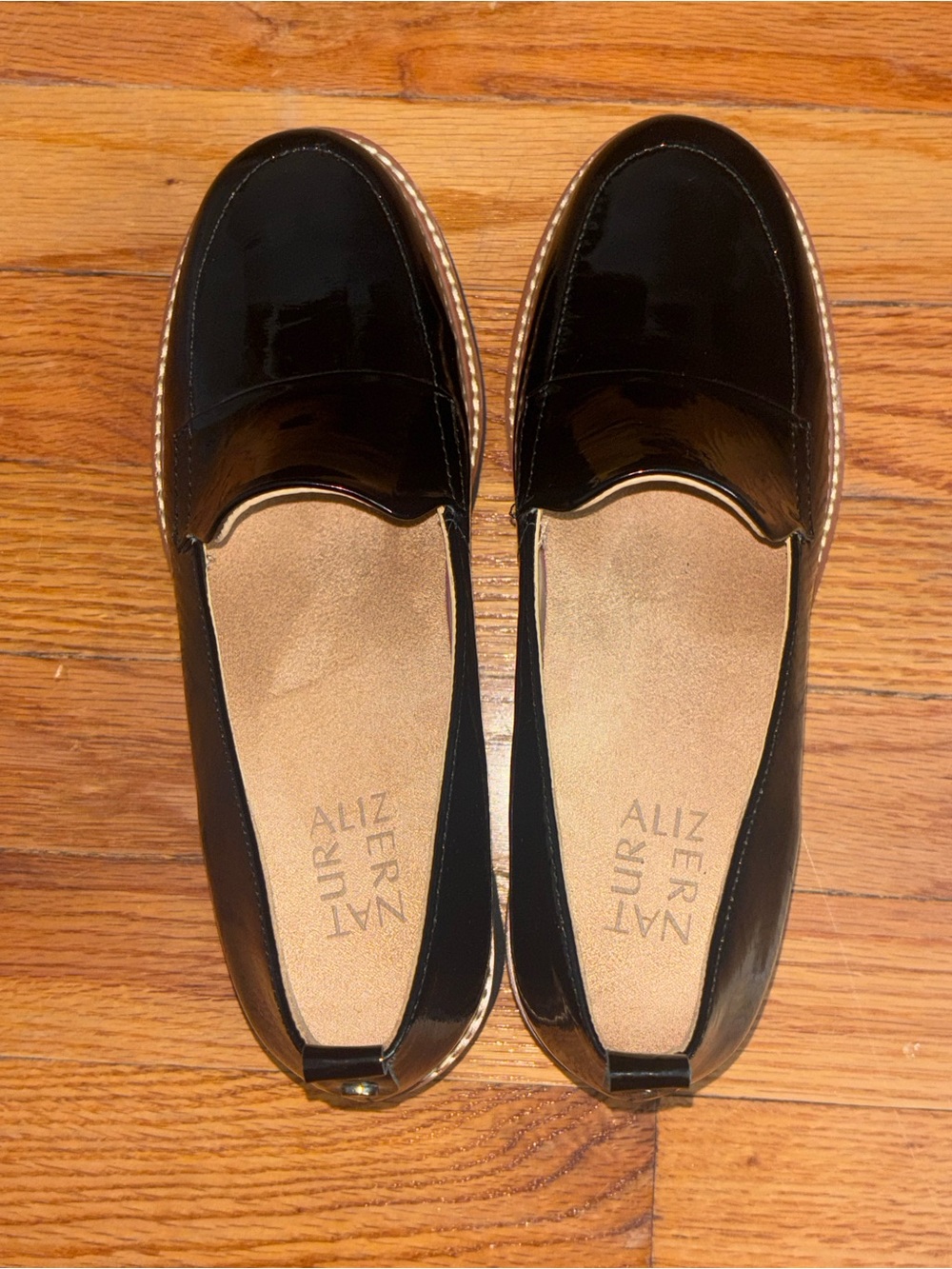 Naturalizer Black Patent Leather Slip On Loafers Chunky Lug Sole Size 7 NWOT